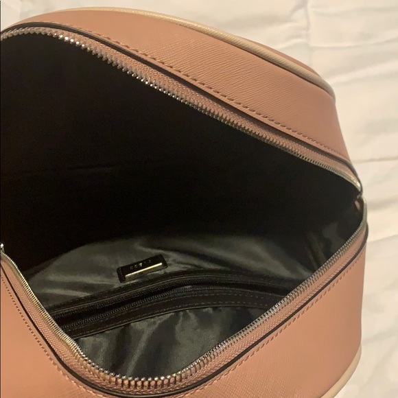 Guess mini backpack - Picture 3 of 5